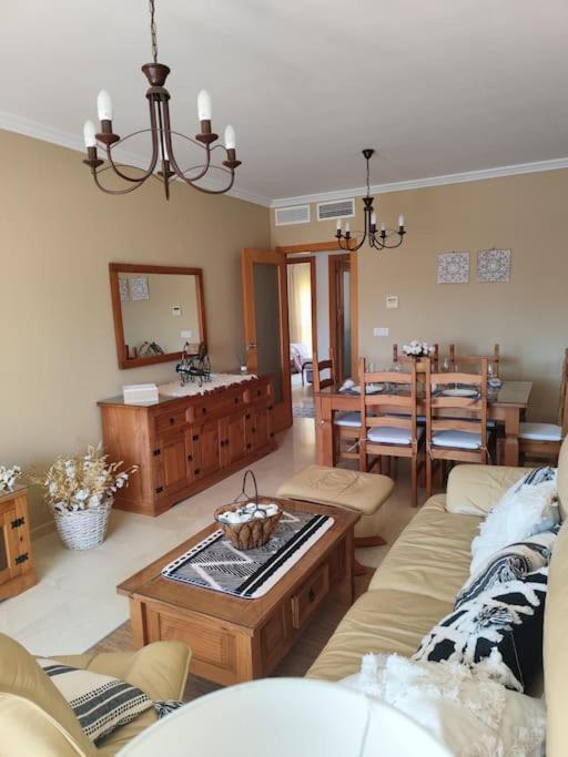 Penthouse Paradiso: 2Br Oasis In Casares Del Sol Dış mekan fotoğraf