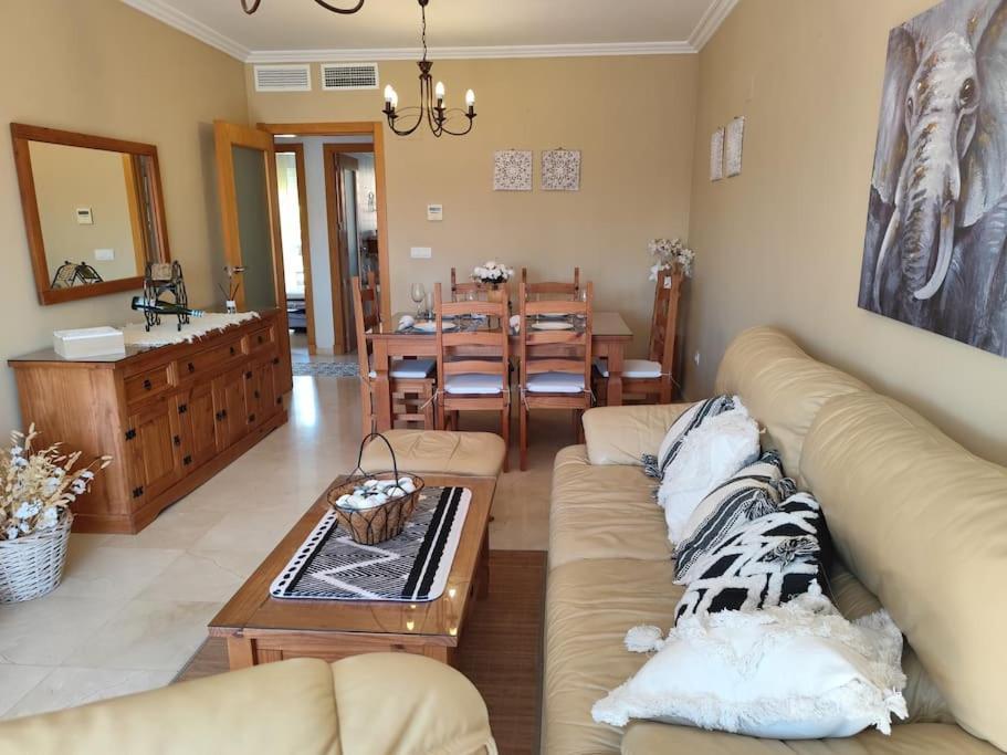 Penthouse Paradiso: 2Br Oasis In Casares Del Sol Dış mekan fotoğraf