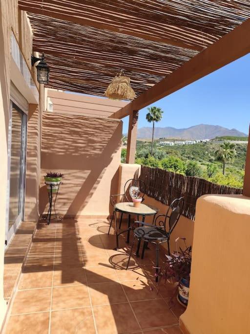Penthouse Paradiso: 2Br Oasis In Casares Del Sol Dış mekan fotoğraf