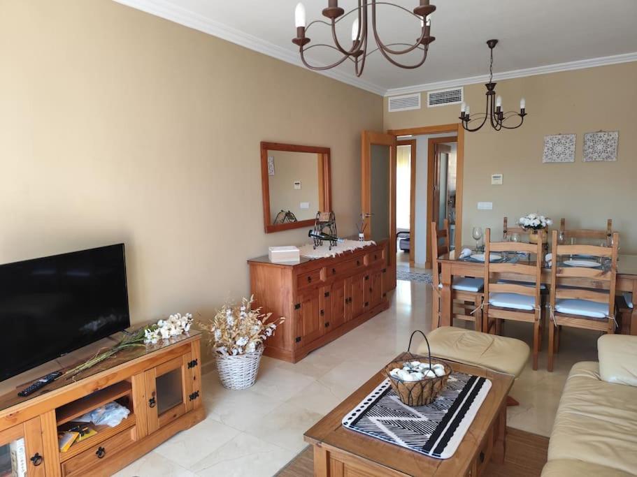 Penthouse Paradiso: 2Br Oasis In Casares Del Sol Dış mekan fotoğraf